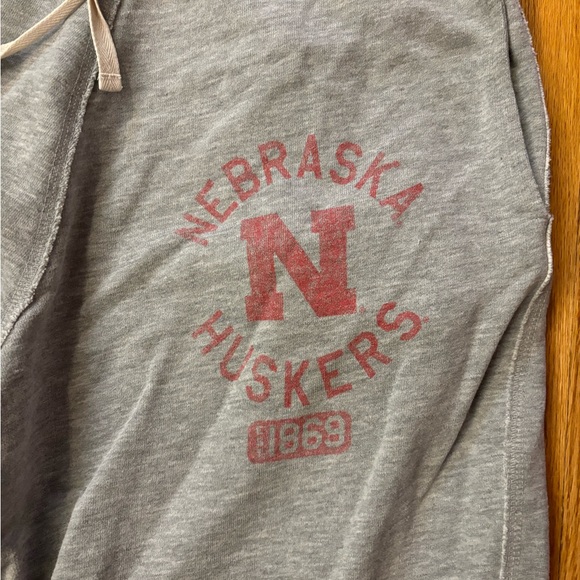 Men’s Nebraska Husker Sweatpants - Picture 2 of 4